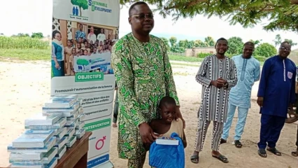 COMMUNE DE BANIKOARA :  Sustainable Development Ong fait don de fournitures scolaires