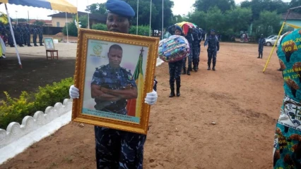 MORT LES ARMES A LA MAIN : Le feu Bernard Mohamed Chabi a reçu des hommages bien mérités