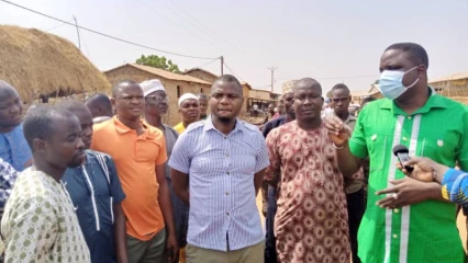 CONSTRUCTION D’UN PONT SUR L’AXE DAAGOUROU A SOMPEREKOU : Le maire Sarako Tamou remet le site