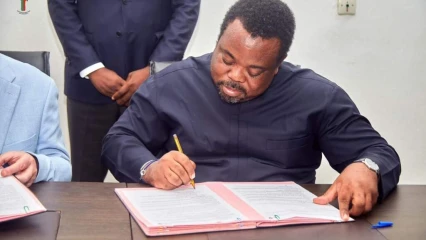 FÉDÉRATION BÉNINOISE DE HANDBALL  : Le Président Sidikou Karimou signe un accord avec le Hbc Nantes  . Bientôt la création d’une académie au profit des jeunes