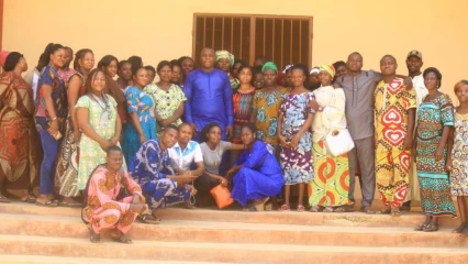 JIF 2020 A PARAKOU : Marius Gbessemehlan communie avec surveillantes de salles de l&rsquo;Université de Parakou