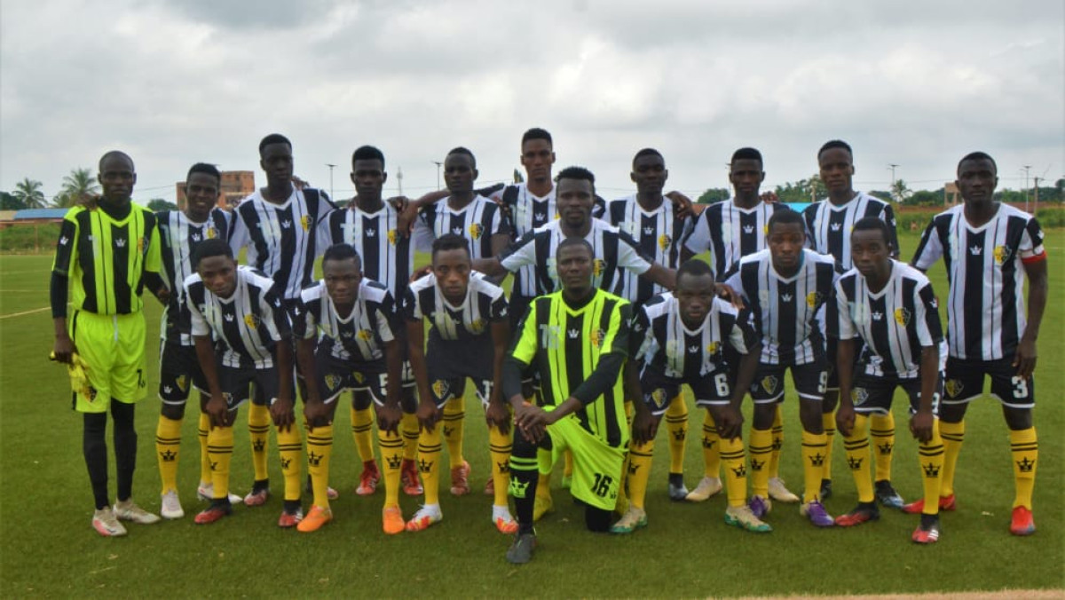 FOOTBALL : L&rsquo;Us Baboni sacrée championne du Bénin ligue 3  . Bureau directeur, direction du football, staff technique et joueurs aux anges