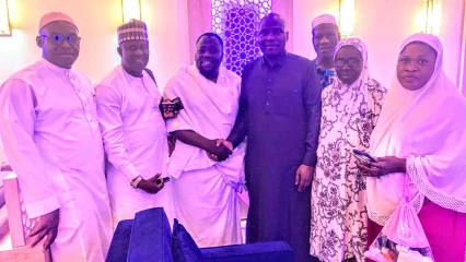 HADJ 2023 : L’ambassadeur Bagoudou rend visite aux pèlerins du groupe Ifè Voyages