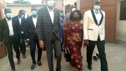 ENREGISTREMENT DE DOSSIERS DE CANDIDATURES A LA CENA :  Daniel Edah et Françoise Hounsou dans le startingblock