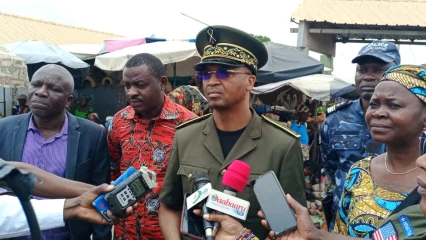 BORGOU/TOURNÉE DE CONTRÔLE DES PRIX DES PRODUITS SUBVENTIONNÉS PAR LE GOUVERNEMENT : Le préfet Cissé et son équipe font respecter la décision . Plusieurs commerçants convoqués