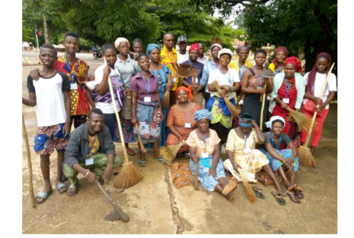 CAMPAGNE DE SALUBRITÉ NATI-CHIC : L&rsquo;Ape Bénin contribue à l&rsquo;assainissement de la ville de Natitingou