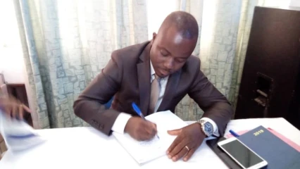 NAISSANCE D’UN GRAND OUVRAGE DANS LE MONDE DE LA JUSTICE : La plume de Valentin Kpako pond un puissant instrument du droit commercial