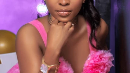 REÇUE SUR LE PLATEAU DE E-WEEKEND : Sessimè fait un aveu renversant