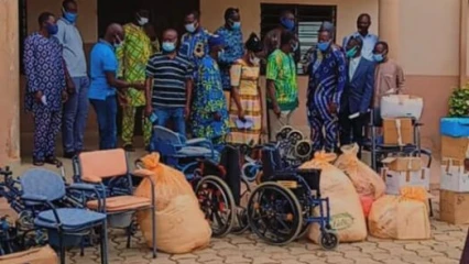 DON D’ÉQUIPEMENTS MÉDICAUX À LA ZONE SANITAIRE DE TCHAOUROU : L’Ong Afric Métamorphose soucieuse du bien-être des personnes vulnérables