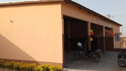 INAUGURATION DU CENTRE DE FORMATION PROFESSIONNELLE DE L&rsquo;ASSOCIATION DES VULCANISATEURS UNIS DE PARAKOU (AVUP)  : L&rsquo;Association Palmier de la Suisse fait œuvre utile