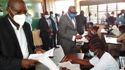BEPC A COTONOU : Le préfet Alain Orounla a lancé les épreuves au Ceg Dantokpa