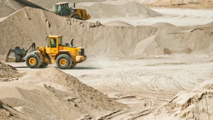 OUÉMÉ : Le camion de sable de 10 roues passe de 80 000 à 120 000f