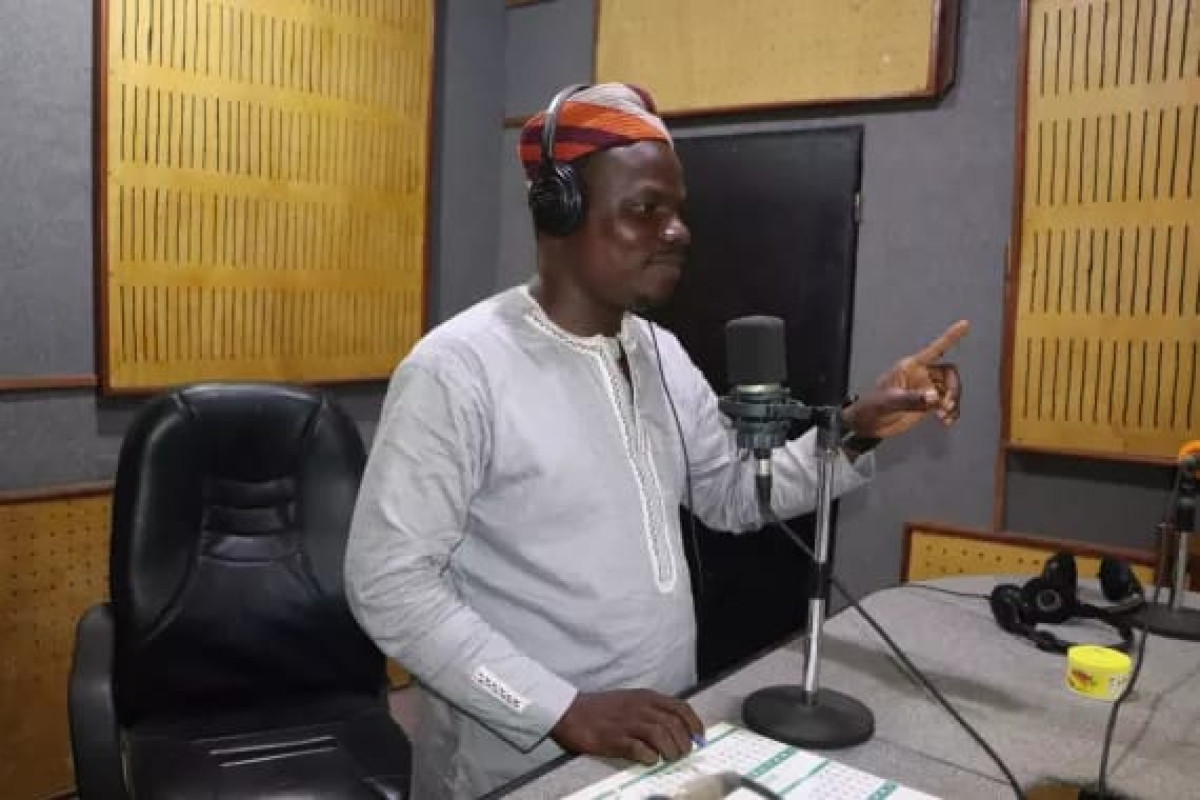 VACCINATION DES ENFANTS CONTRE LA POLIOMYÉLITE AU BÉNIN : Tchaourou Fm, championne dans la mobilisation communautaire  . Le Directeur Polycarpe Hounsou, explique cet engagement
