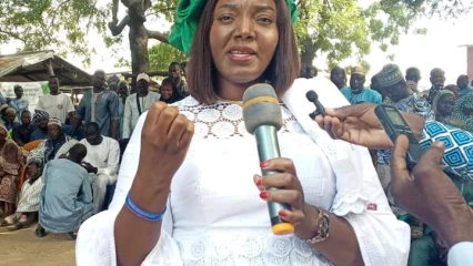 SÉGBANA/JOURNÉE DE RÉFLEXION ET DE MOBILISATION DES MILITANTS DU CHEVAL BLANC  :  Roukiatou Bio Faï responsabilise les jeunes Br pour l’enracinement du parti   . Une grande prière dite pour la paix au Bénin 