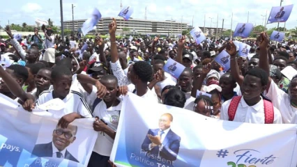GRANDE MOBILISATION DES JEUNES À COTONOU POUR SOUTENIR LES ACTIONS DE PATRICE TALON : «C&rsquo;est un manque de respect pour la mémoire de ces plusieurs dizaines de jeunes tragiquement disparus», pense la Sgn du parti R.e