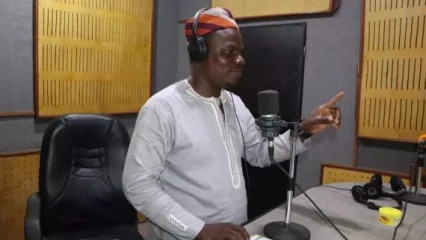 VACCINATION DES ENFANTS CONTRE LA POLIOMYÉLITE AU BÉNIN : Tchaourou Fm, championne dans la mobilisation communautaire  . Le Directeur Polycarpe Hounsou, explique cet engagement