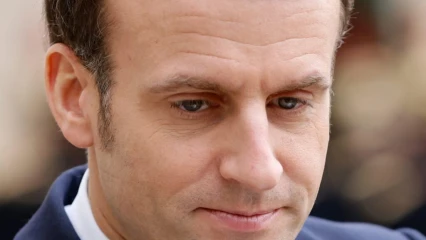 FRANCE :  Après la claque, Macron reçoit un oeuf