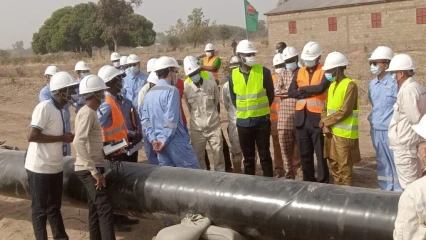 PROJET PIPELINE EXPORT NIGER-BENIN : Le ministre Adambi satisfait de l’évolution des travaux  . À la station de Gogounou, la phase de soudure des tuyaux démarrée