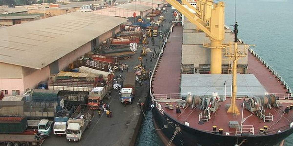 BÉNIN/PRÈS D&rsquo;UN AN APRÈS LA FERMETURE DE SES FRONTIÈRES AVEC LE NIGER, Le port de Cotonou a perdu 20% de son trafic