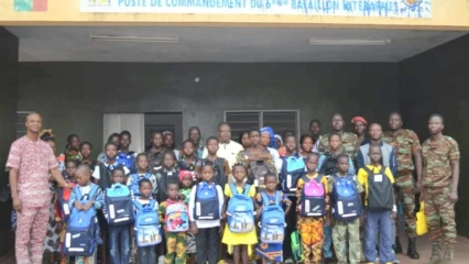 AUX ENFANTS DES MILITAIRES DÉCÉDÉS AU FRONT : Le gouvernement béninois distribue 870 kits scolaires