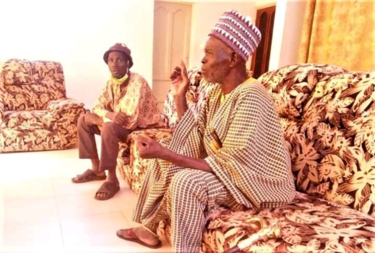 AUDIENCE AU CABINET DU MAIRE TATÉ OUINDEYAMA : Le roi Dassagaté Ponty expose les dégâts de la chasse à la battue