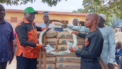 Tchatchou/Don de matériaux pour construire l'école maternelle de Kinnou Kpannou: en bon samaritain, Joël Domagui sauve les écoliers.
