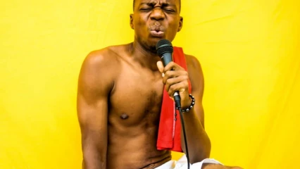 DECOUVERTE : Elifaz, la nouvelle coqueluche du rire au Bénin  « Pour moi la musique et l’humour c’est ma vie » ; dixit l’artiste