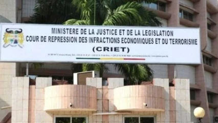 Arrêté avec de la drogue dans sa valise à Cotonou: un ressortissant nigérian risque 15 ans d’emprisonnement