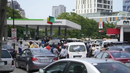 FLAMBÉE DU PRIX DES CARBURANTS : Les travailleurs nigérians bientôt en grève