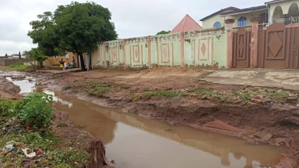 ASPHALTAGE À PARAKOU : Les travaux de l’entreprise Sinohydro montrent déjà leurs limites