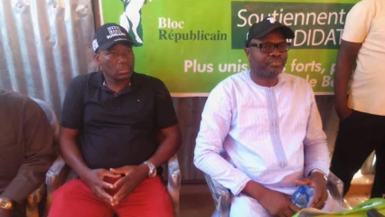 LÉGISLATIVES DU 8 JANVIER 2023 A PARAKOU : Samou Seïdou Adambi reçoit le soutien des femmes du marché Rose Croix et Arzèkè