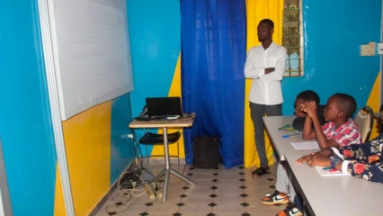 KID GENIUS 2022 À PARAKOU : Les enfants à l’école du numérique  . Une initiative salutaire de l’association « Je veux briller »