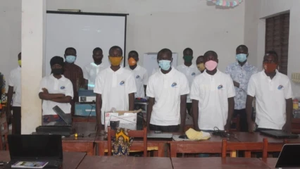 FONDATION VALLET/ CAEB DE NATITINGOU : Le Club d&rsquo;Intelligence Artificielle outillé sur Le « Node MCU ESP8266 »