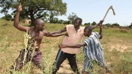AFFRONTEMENT ENTRE POPULATIONS ET ÉLÉMENTS DE LA POLICE RÉPUBLICAINE
