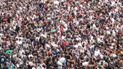 ÉDITO : La guerre des foules électoralistes