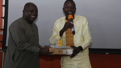 Bénin/concours de production médiatique sur la prévention de l’extrémisme violent: le journaliste Wilfried Agninnin de Daabaaru remporte le prix catégorie presse écrite 