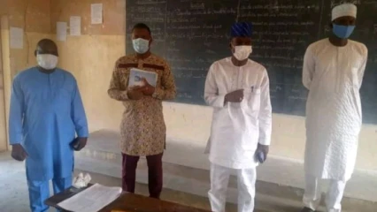 COVID-19 A NATITINGOU : Le maire Ouindéyama constate le respect des geste barrières dans les collèges publics