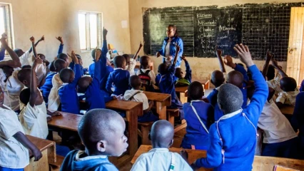 APRÈS 2 LUNES TOUTES ENTIÈRES,  Le 13 septembre, de nouveau l&rsquo;école se réveille