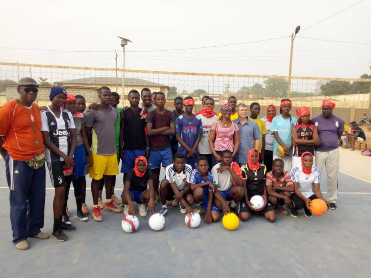 DÉVELOPPEMENT DU SPORT À PARAKOU : Luc Gélinas accompagne Buffles volley-ball club