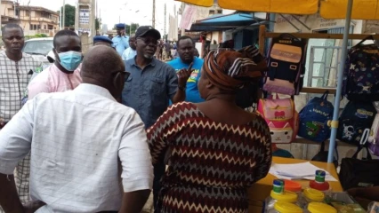 OPÉRATION DE LIBÉRATION DES ESPACES PUBLICS A PARAKOU :  Zimé Chabi et Élégbédé se trompent de priorité  . Et s’ils s’occupaient d’abord de la salubrité et de l’aménagement de la ville ?
