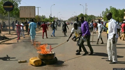 NIGER/ SECOND TOUR DE LA PRÉSIDENTIELLE  : Mohamed Banzoum élu  . L’opposition dénonce un « hold-up électoral »  . Des infrastructures publiques incendiées à Niamey
