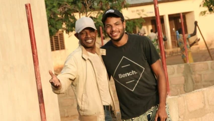 OEUVRES SOCIALES DE L&rsquo;ONG SOMPEKIDS AU BENIN : Peter King Jr comme son père, au service de la communauté