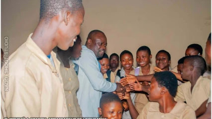 Soutien financier pour des td profit des élèves de ouèssè: Moukaïla Amadou prépare la réussite des apprenants aux divers examens 