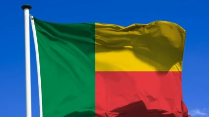 UNIVERS DES ATTRIBUTS DE LA NATION BENINOISE : Le drapeau national en perte de valeur
