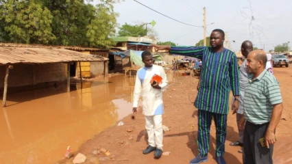 APRÈS LES FORTES PLUIES À BANIKOARA : Sarako Tamou constate l’état des infrastructures routières en chantier