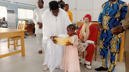 GRÂCE AU SOUTIEN DU MINISTRE ADAMBI ET LA COORDINATION BORGOU-ALIBORI DE L’UPMB : Les enfants des professionnels des médias de Parakou ont célébré Noël