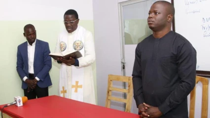 EN MARGE DE LA CÉLÉBRATION DES 3 ANS D&rsquo;EXISTENCE DE LA CHAINE NUMERIQUE DAABAARU TV : Le personnel de l&rsquo;entreprise Bok Sarl rend grâce à Dieu