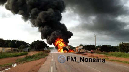 INCENDIE À BEMBÉRÉKÉ : Un véhicule transportant du « Kpayo » réduit en cendre