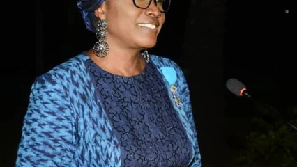 POUR SES OEUVRES EN FAVEUR DE LA PAIX : Fatoumatou Batoko Zossou élevée au grade de Chevalier de l’Ordre national de Mérite Français