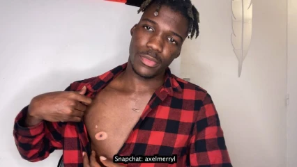 A TOUS CEUX QUI DEPRIMENT A CAUSE DE LEUR DIFFERENCE : Le comédien béninois Axel Merryl adresse un message d&rsquo;espoir